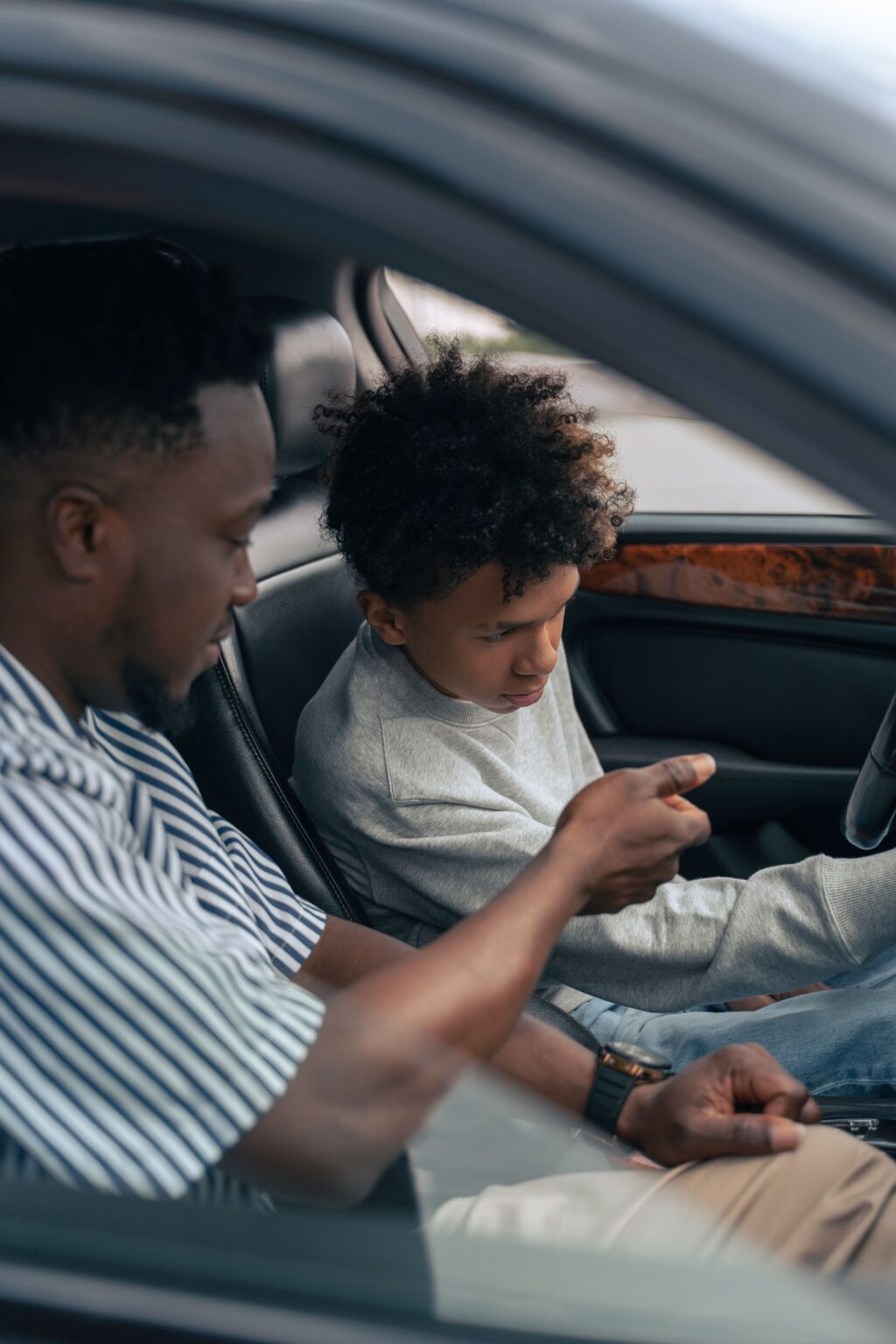Assurance voiture Renault: les formules idéales pour jeunes conducteurs